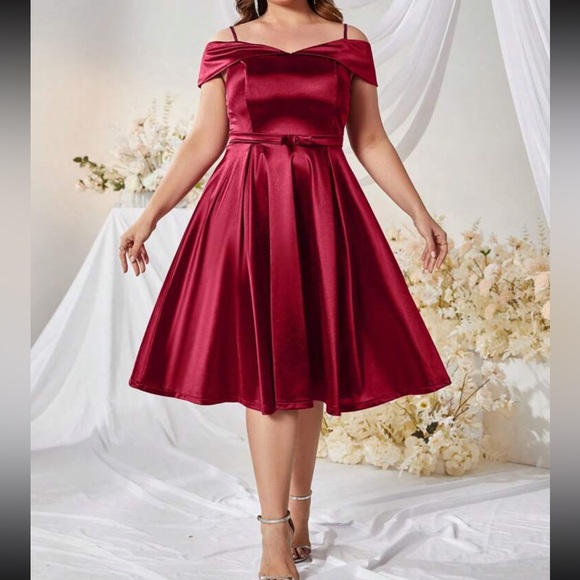 Luxe cold shoulder party formal satin dress - Picture 8 of 10